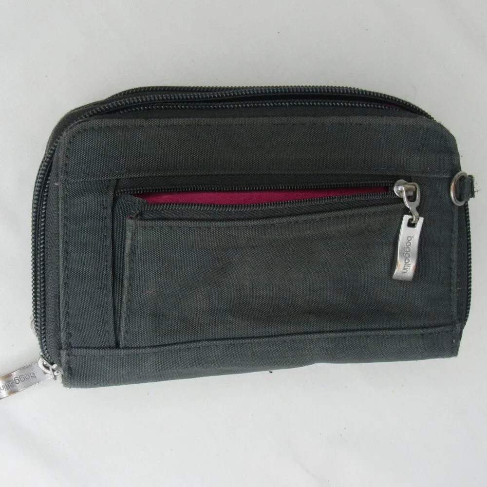 Baggallini Charcoal Black Gray Clutch Wristlet Organizer Wallet RFID
